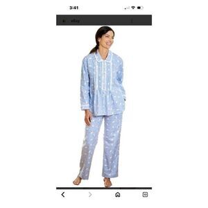 Lanz of Salzburg Dove Flannel Pajama Set Ruffles Woman’s Small